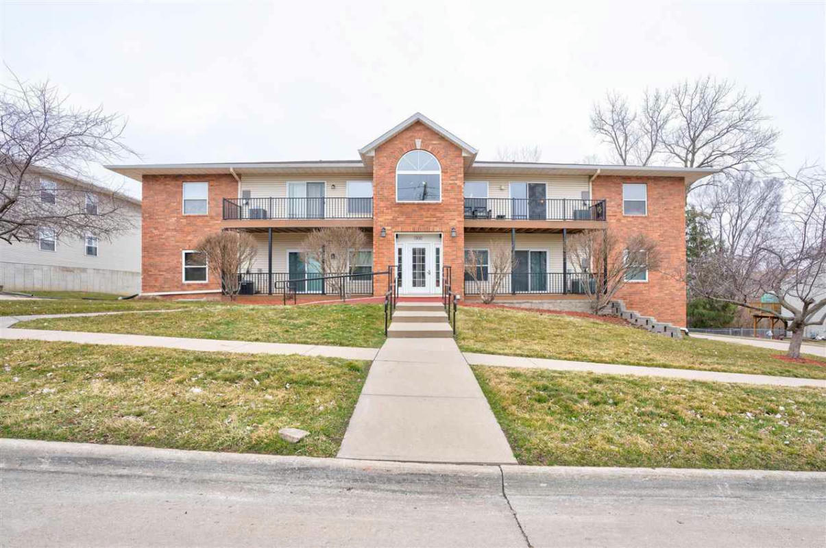 1300 23RD AVE APT 3, CORALVILLE, IA 52241, photo 1 of 28